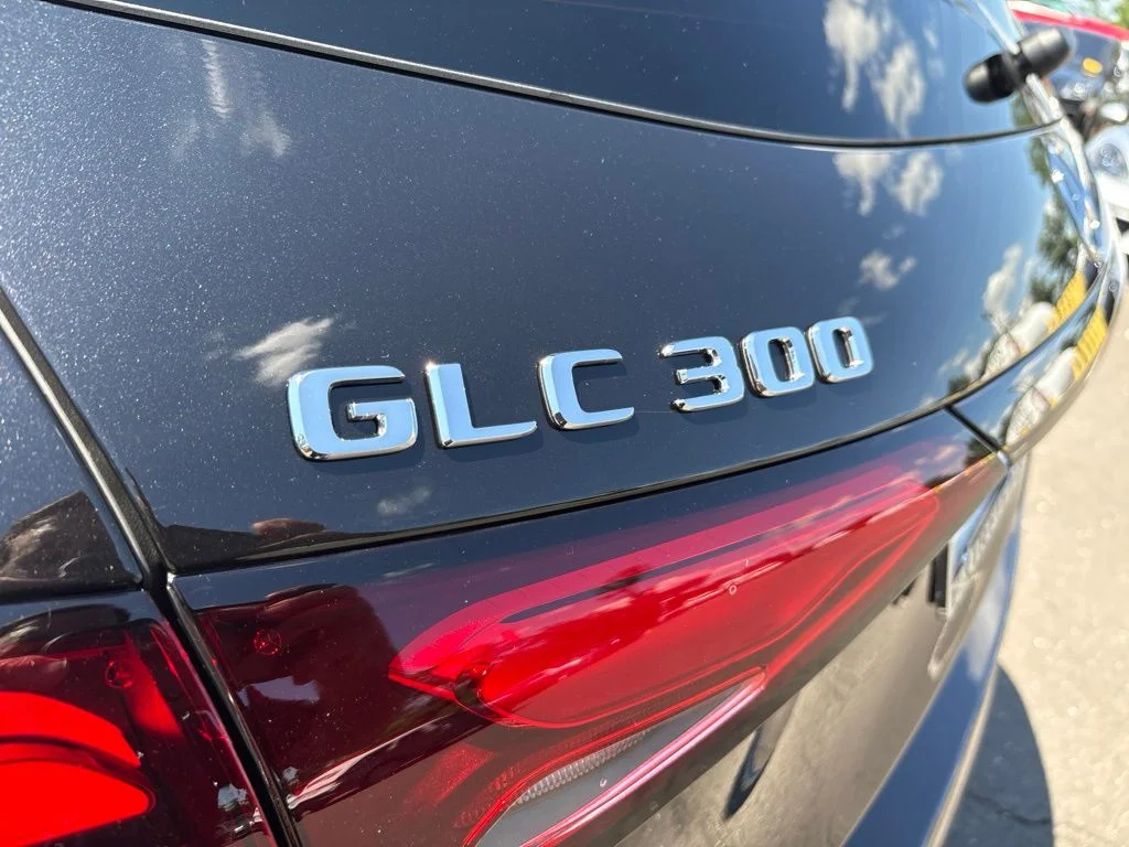 New 2027 Obsidian Black Metallic Mercedes-Benz GLC 300 image 50