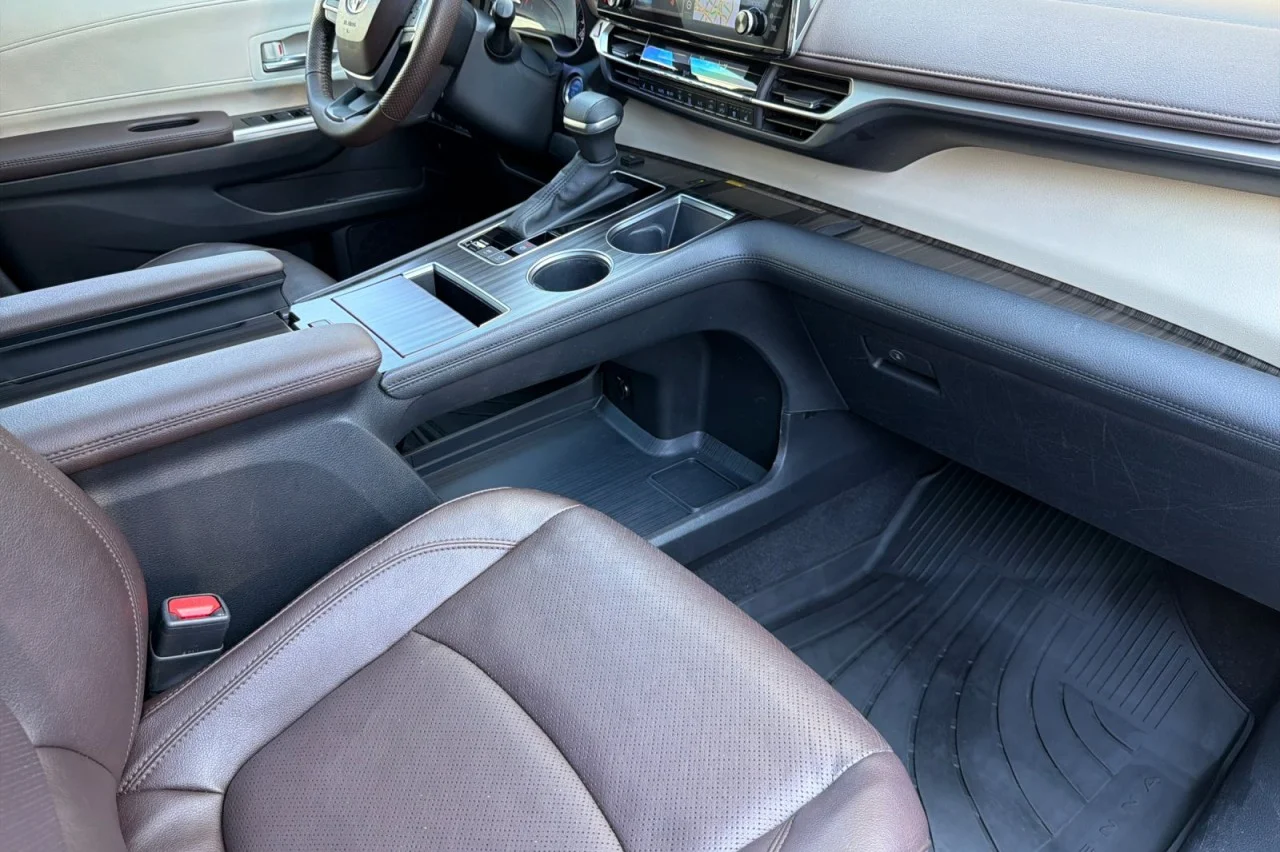 Used 2023 CELESTIAL SILVER Toyota Platinum image 17
