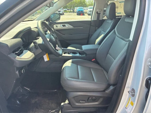 New 2026 Space White Metallic Ford Active image 32