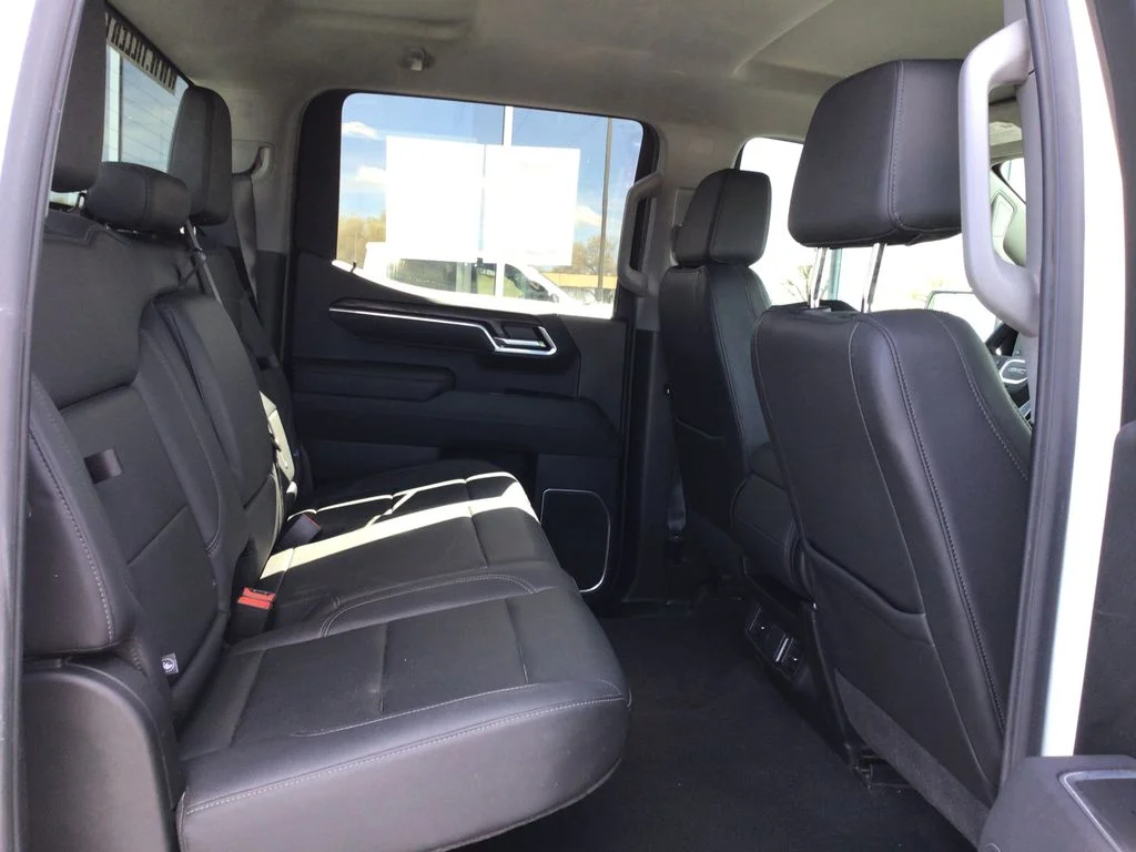 Used 2025 Summit White GMC SLT image 8