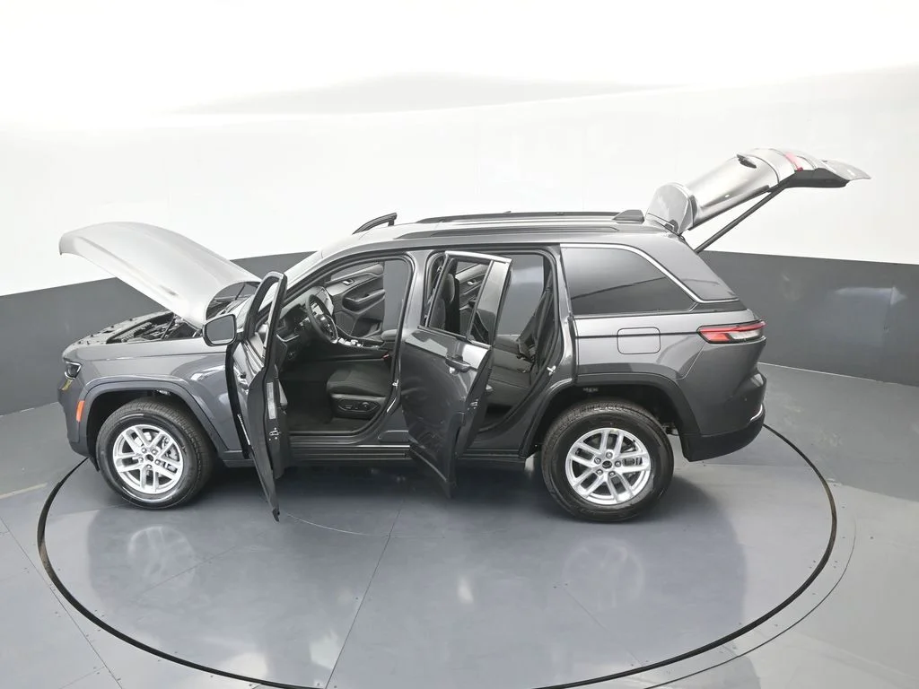 New 2026 Baltic Gray Metallic Clearcoat Jeep Laredo X image 63