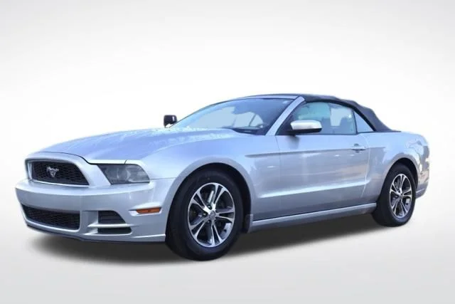 Used 2014 Silver Ford V6 Premium image 5
