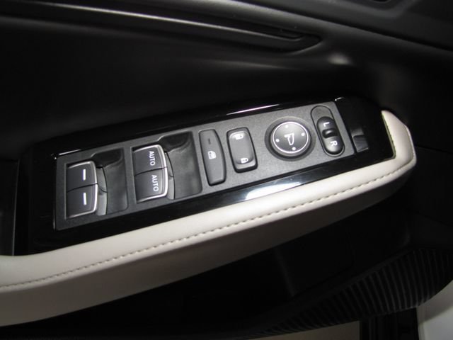 Used 2023 Platinum White Honda Touring image 11