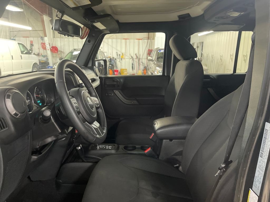 Used 2018 Gray Jeep Unlimited Sport image 14