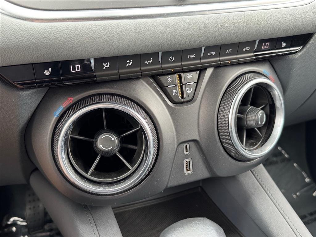 Used 2020 SUMMIT WHITE Chevrolet LT image 23