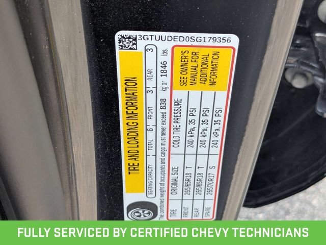 Used 2025 Black GMC SLT image 28