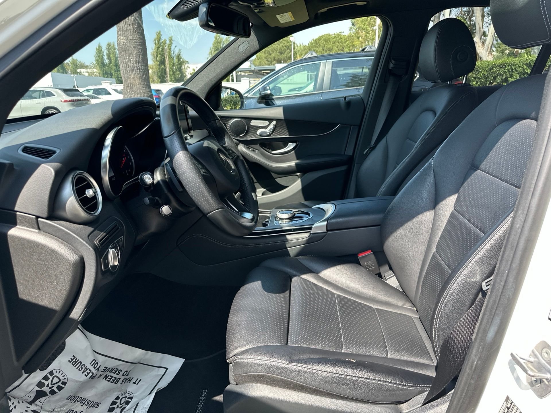 Used 2017 White Mercedes-Benz GLC 300 image 6