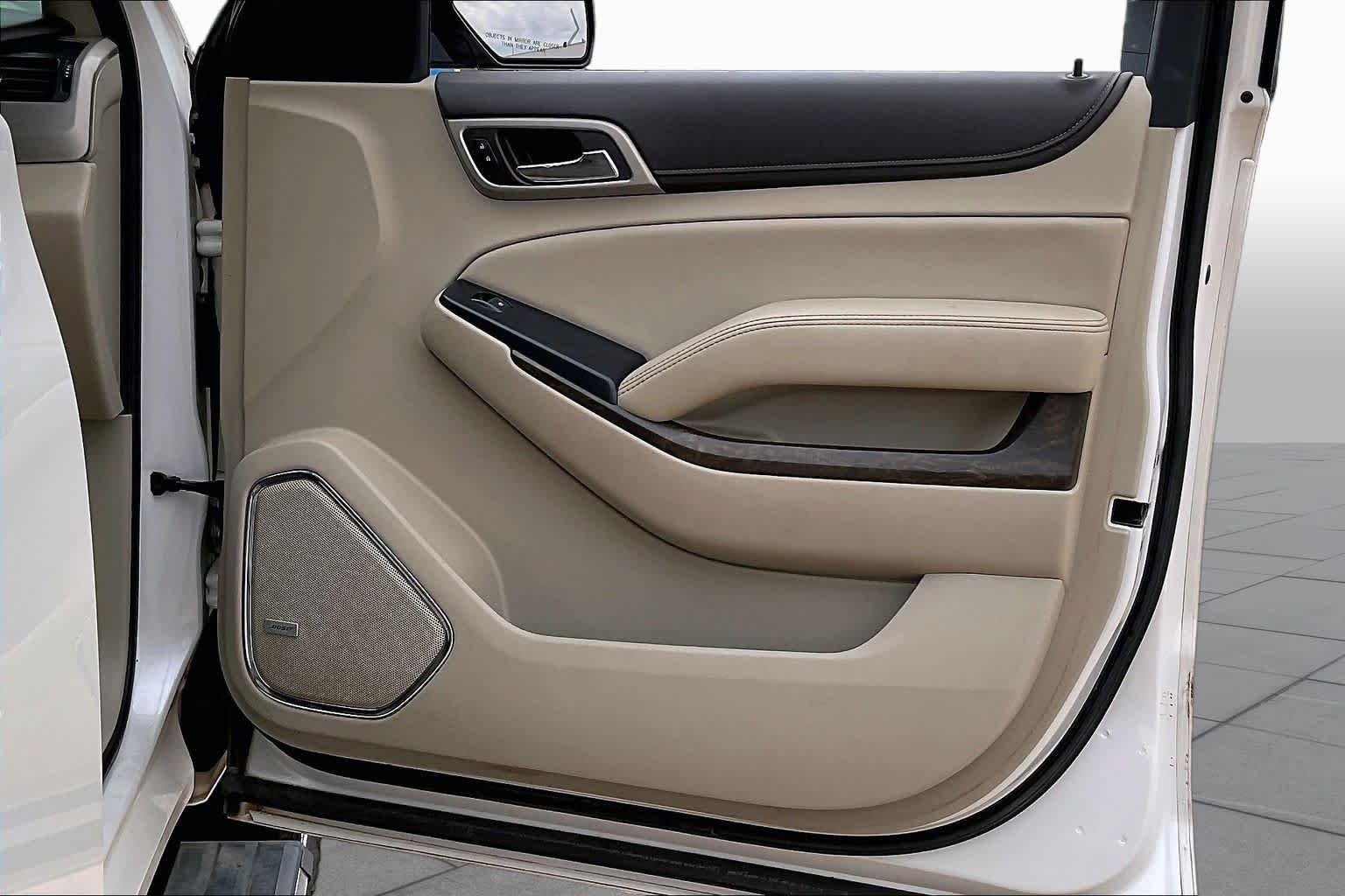 Used 2018 WHITE FROST TRICOAT GMC Denali image 22
