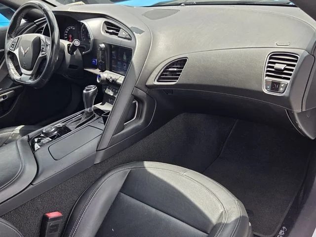 Used 2019 White Chevrolet Stingray Z51 image 12