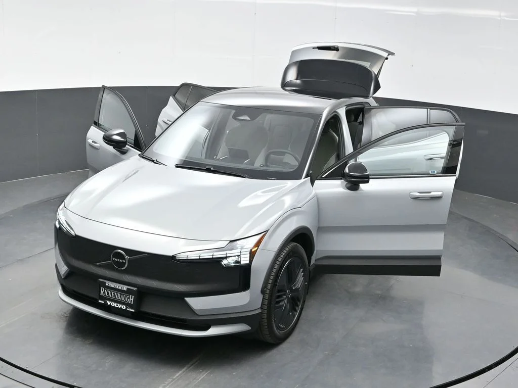 New 2026 Vapour Grey Volvo Twin Motor Cross Country Ultra image 42