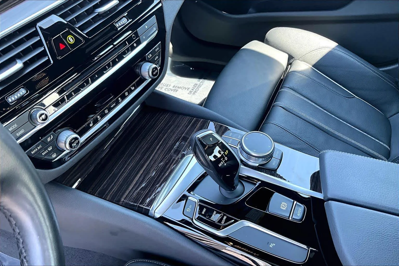 Used 2019 Black Sapphire Metallic BMW 530i xDrive image 16