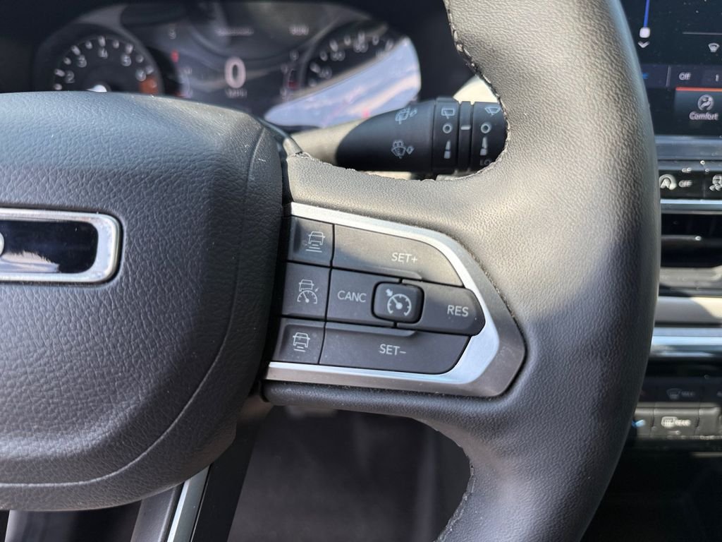 Used 2024 White Jeep Limited image 31
