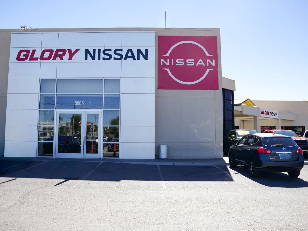 Certified Used 2020 Orange Nissan SR image 10