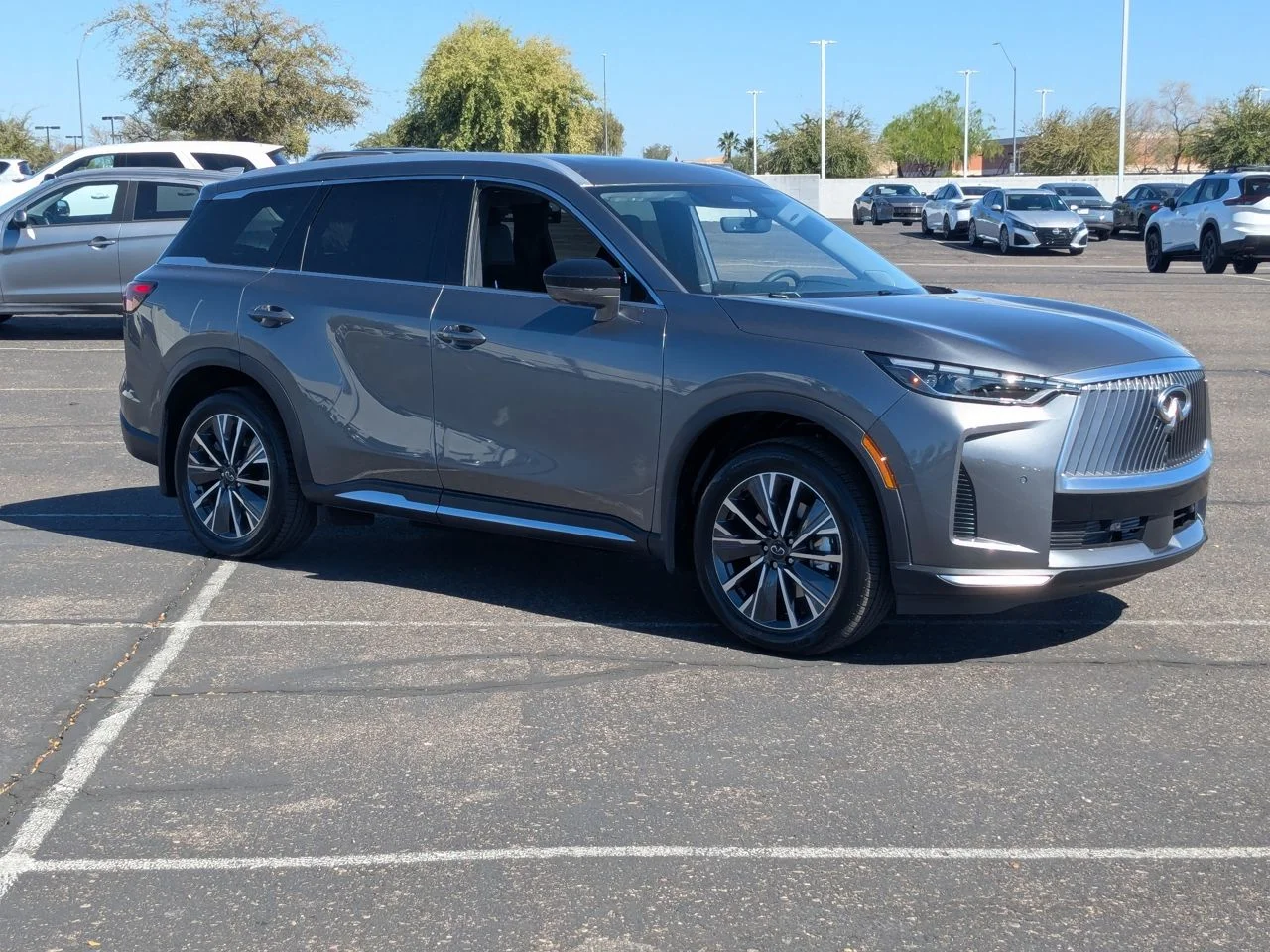 Certified Used 2026 Graphite Shadow INFINITI Luxe image 7