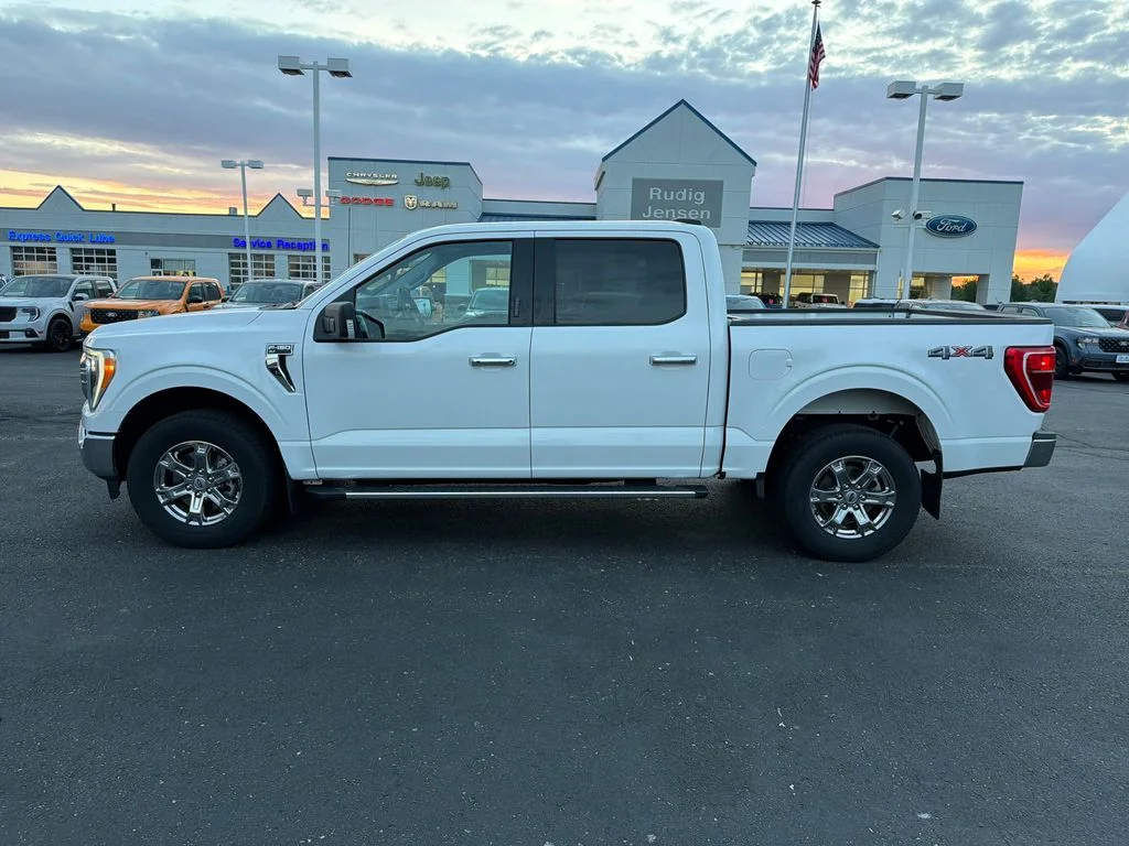 Used 2022 White Ford XLT image 2