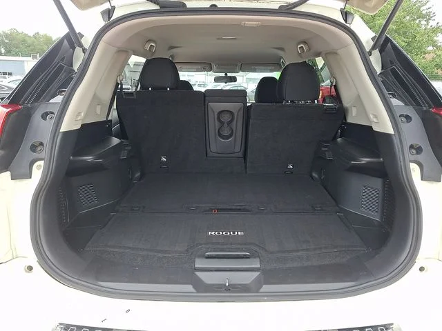 Used 2017 White Nissan SV image 30