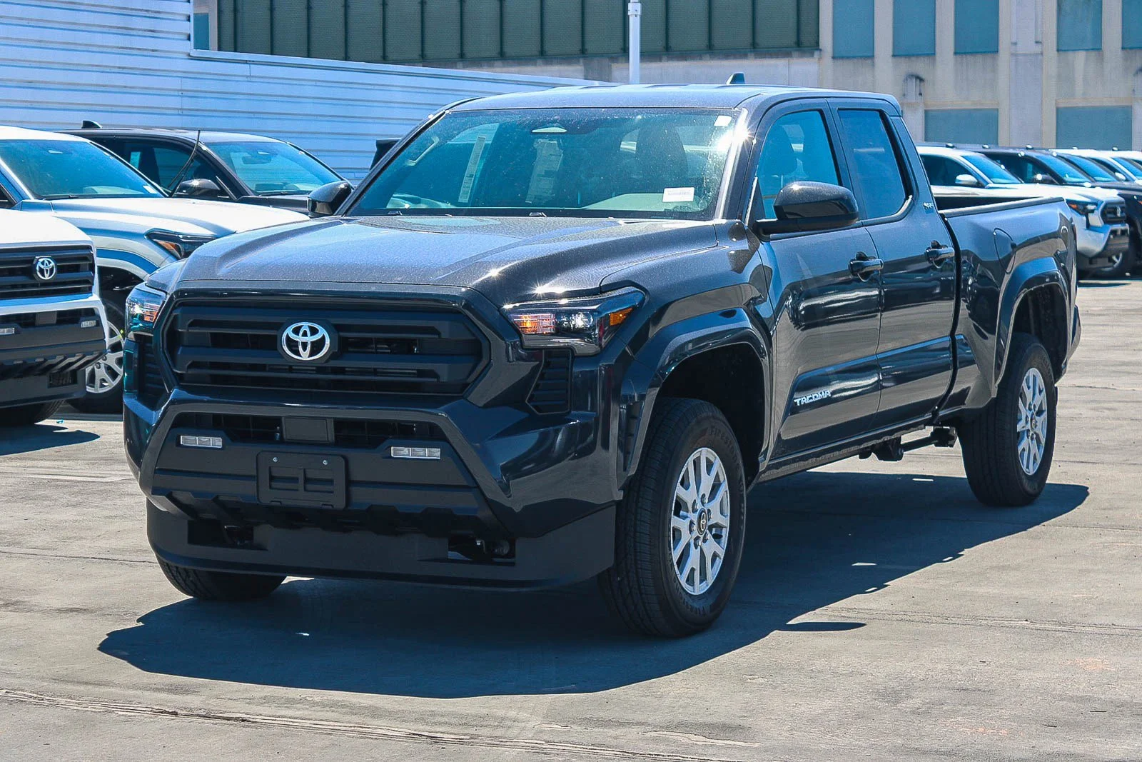 2026 Toyota Tacoma SR5 - Photo 3
