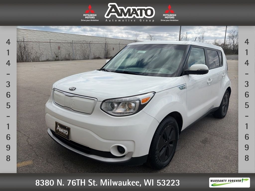 Used 2017 White Kia Base image 1