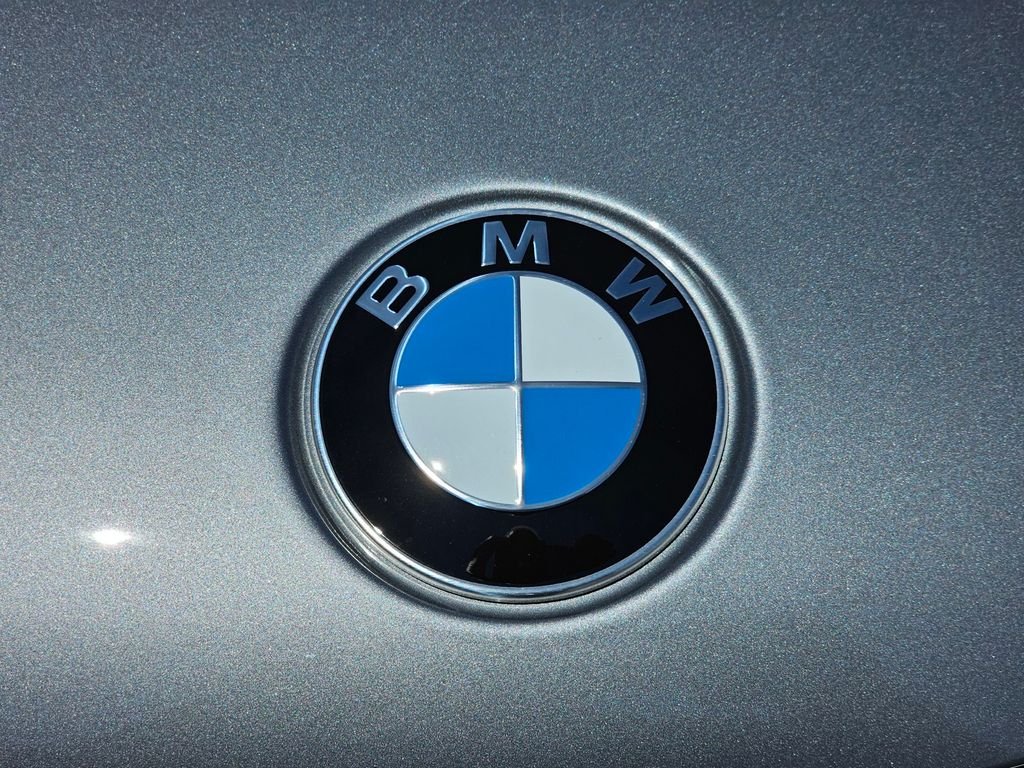 New 2026 Skyscraper Grey Metallic BMW sDrive40i image 9