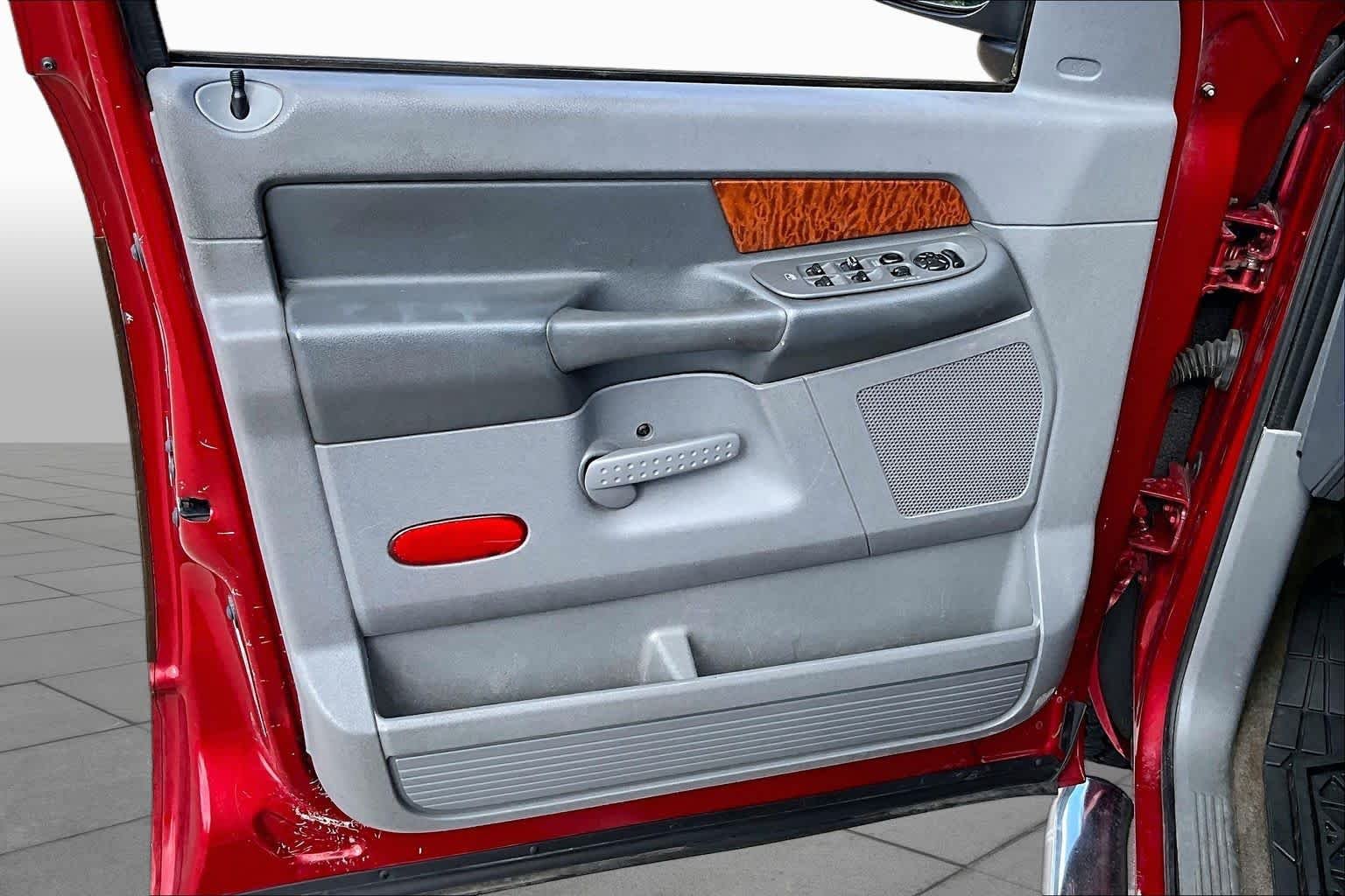 Used 2006 Inferno Red Crystal Pearl Dodge ST image 21