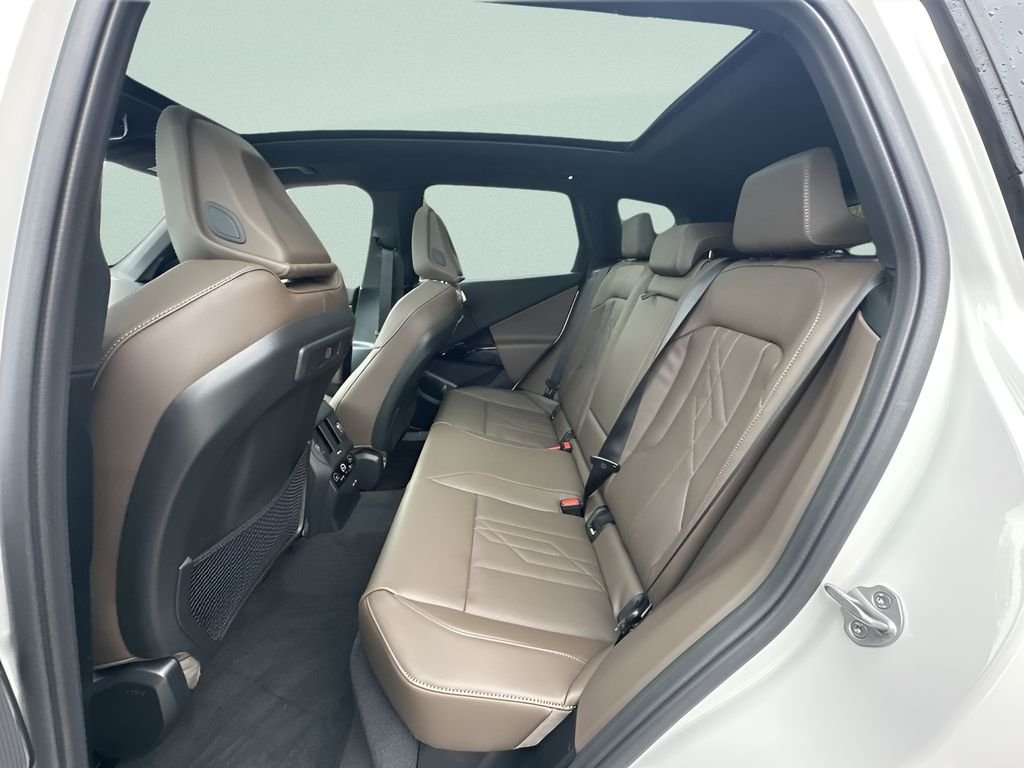 New 2026 Alpine White BMW 30 xDrive image 27