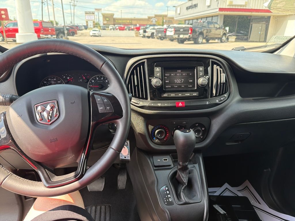 Used 2022 White Ram Base image 11