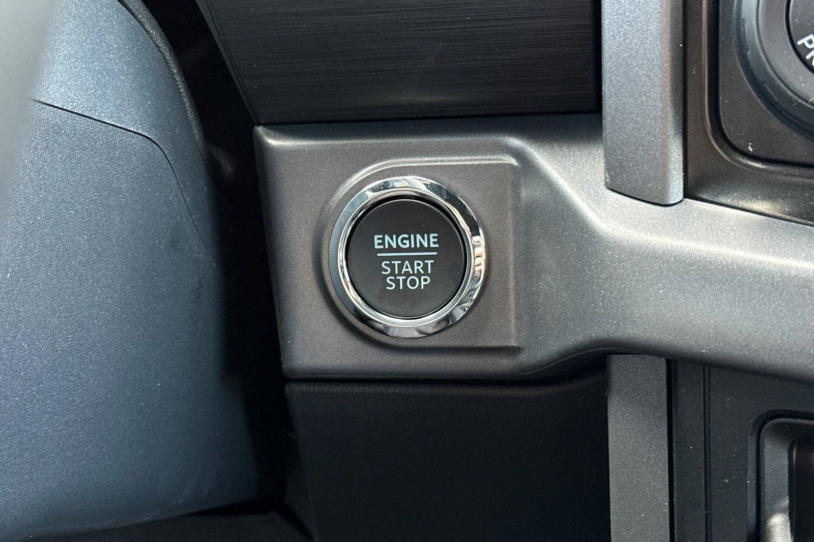 New 2026 Carbonized Gray Metallic Ford XLT image 21