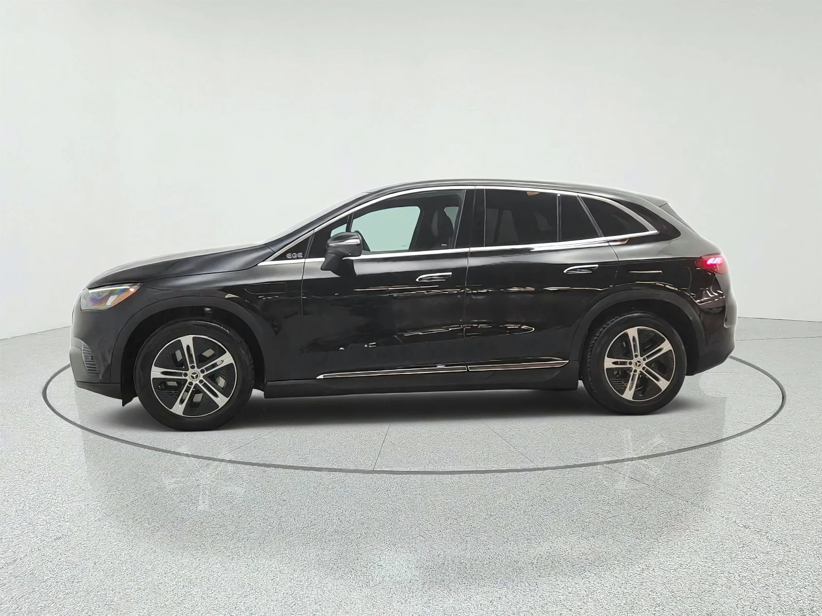 Used 2023 Obsidian Black Metallic Mercedes-Benz EQE 350 4MATIC® SUV image 8
