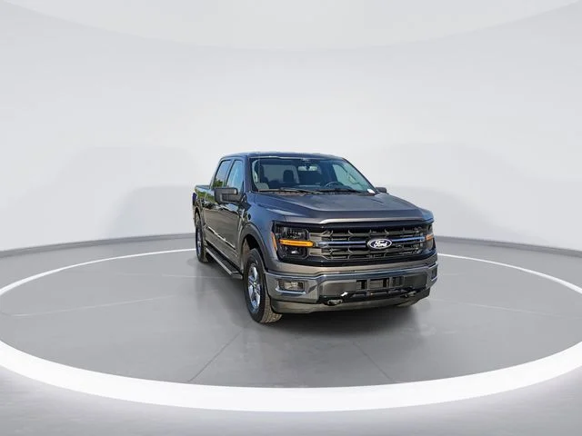 Used 2024 Gray Ford XLT image 3