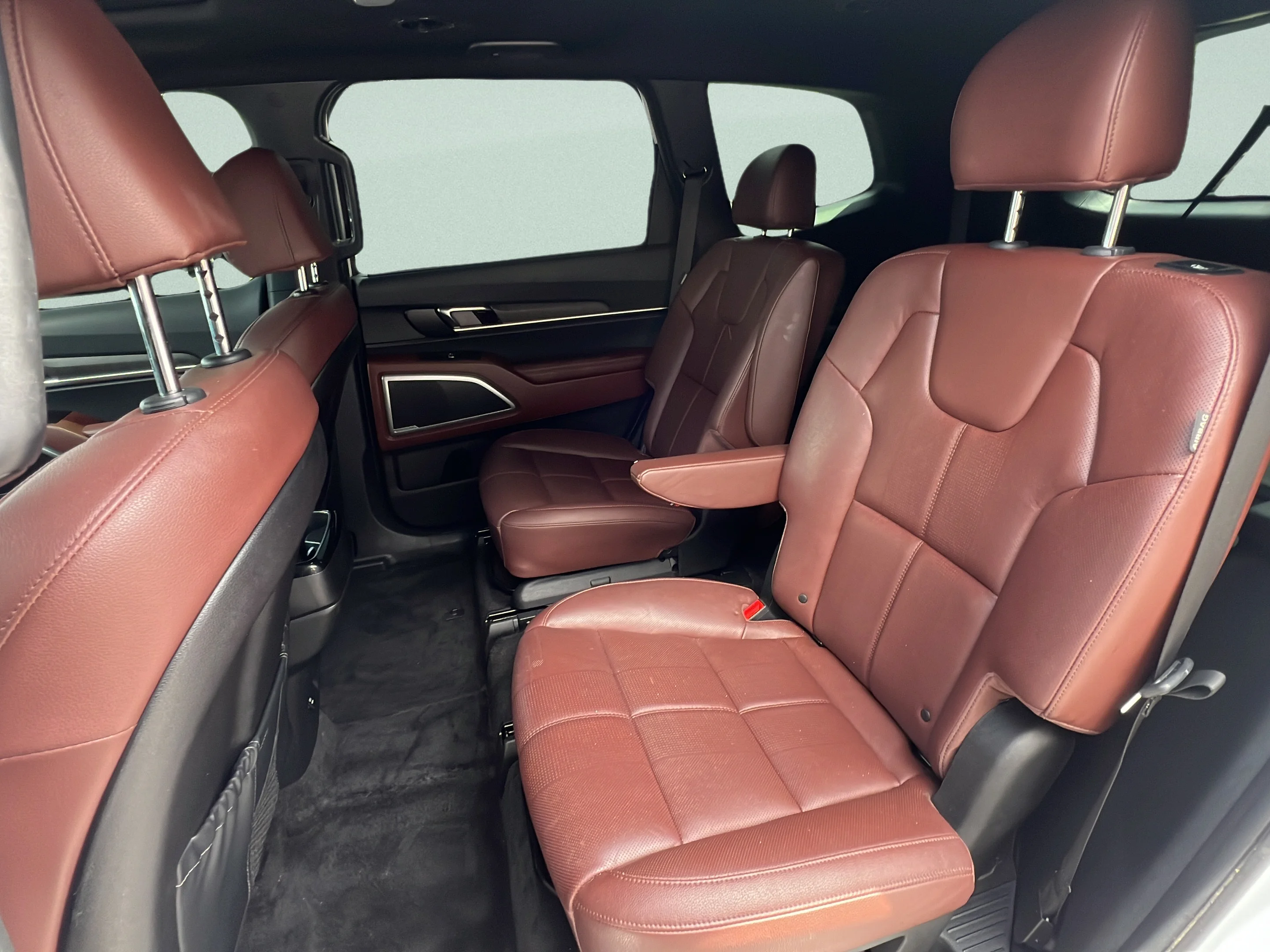 Used 2023 Glacial White Pearl Kia EX image 10