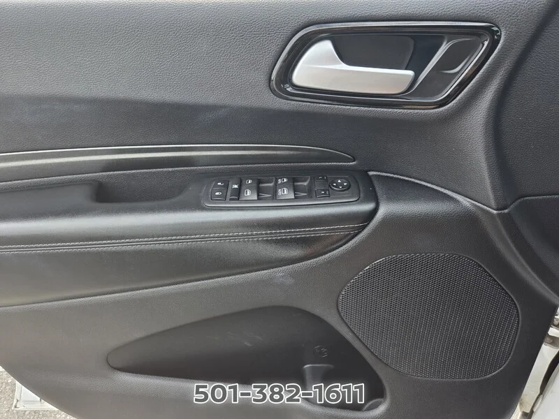 Used 2023 White DODGE SXT RWD image 29