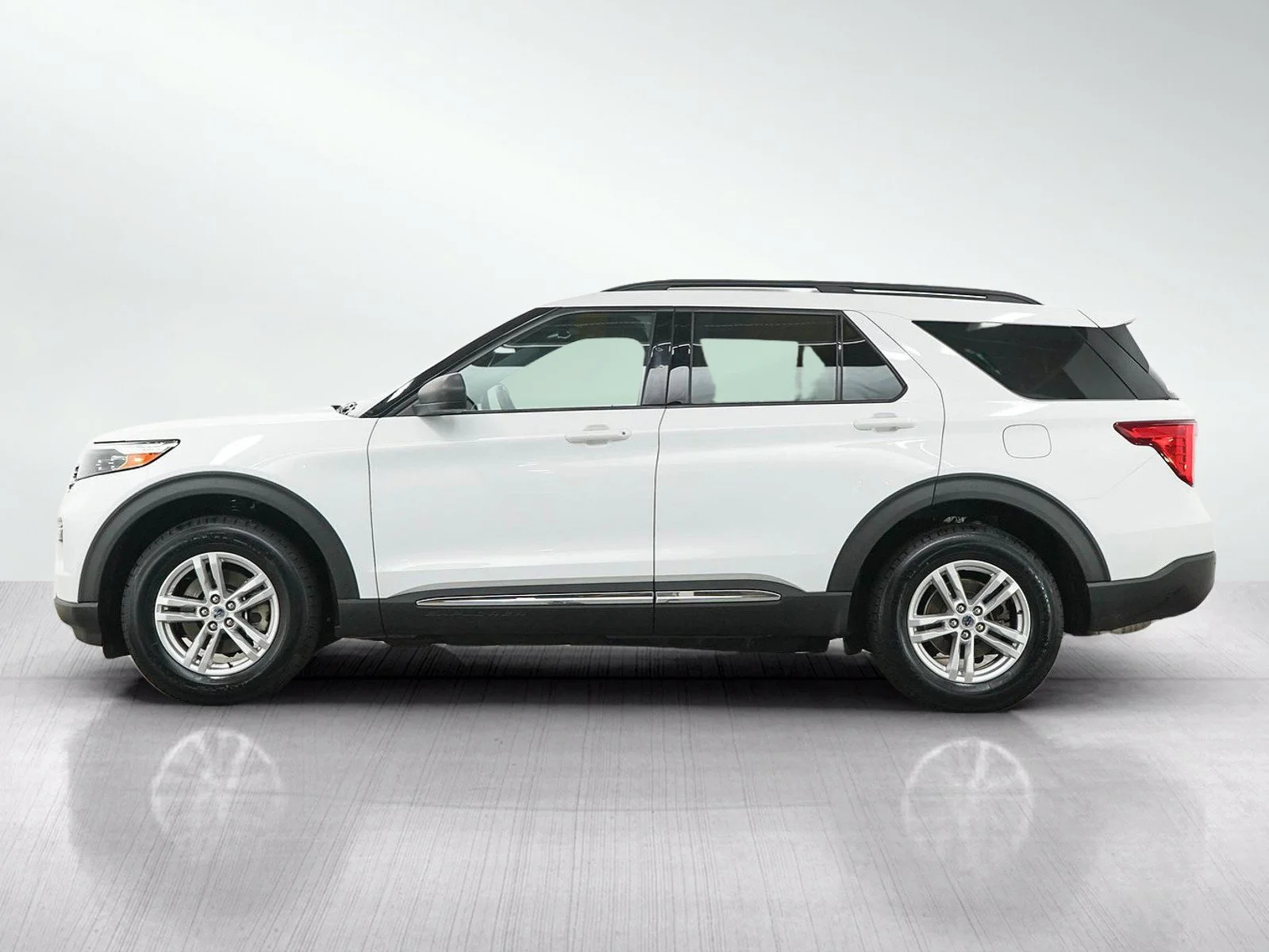 Used 2020 Ford Explorer XLT with VIN 1FMSK8DH4LGA81660 for sale in White Bear Lake, Minnesota