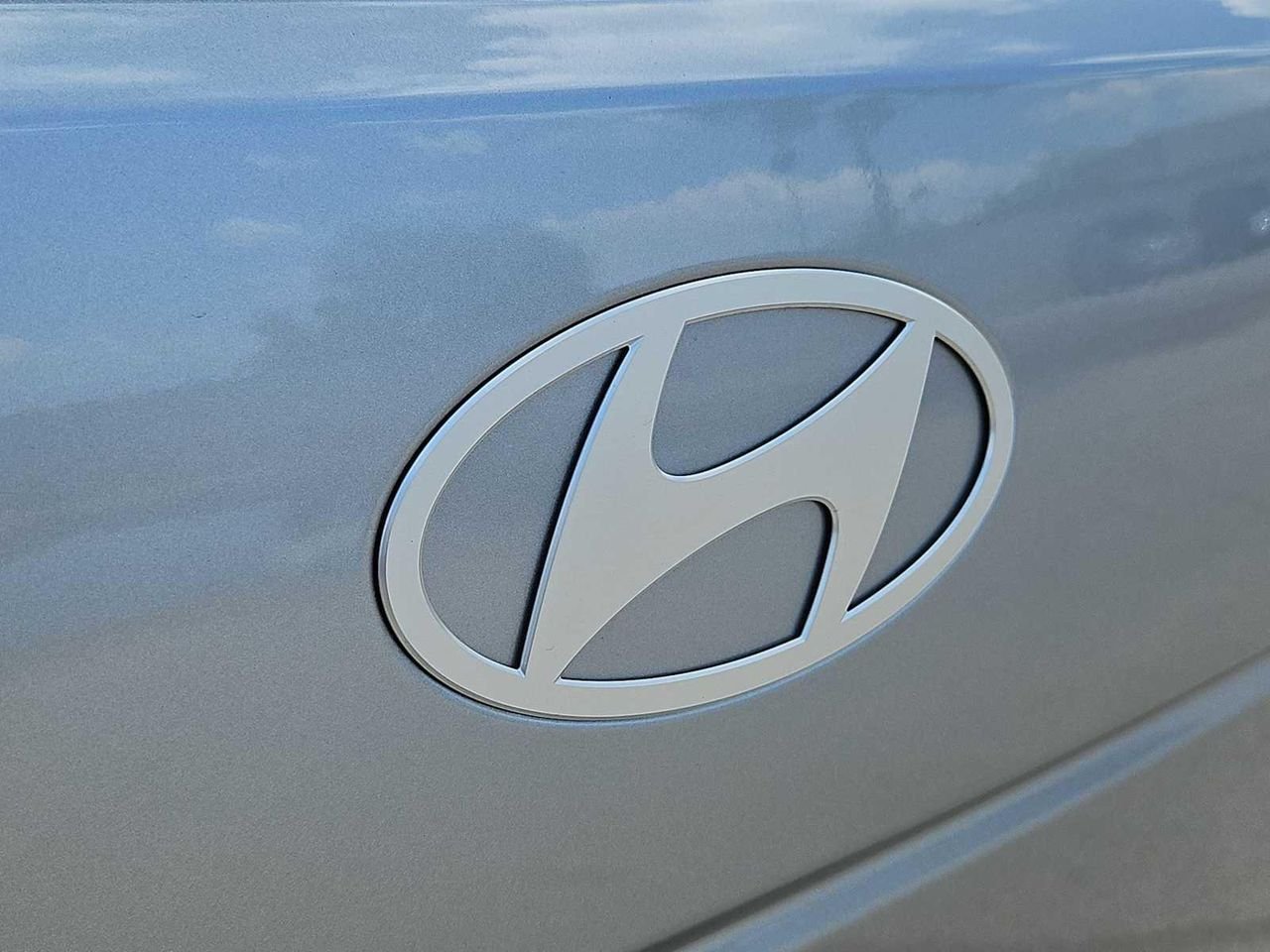 New 2026 Shimmering Silver Hyundai SE image 11