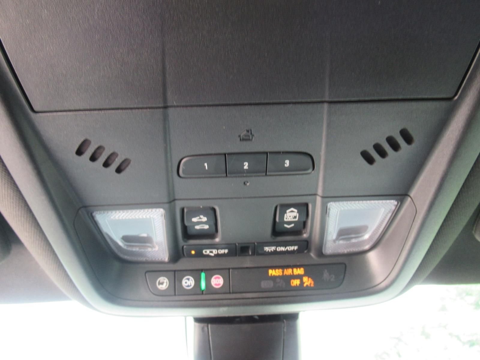 Used 2022 White Cadillac Luxury image 29