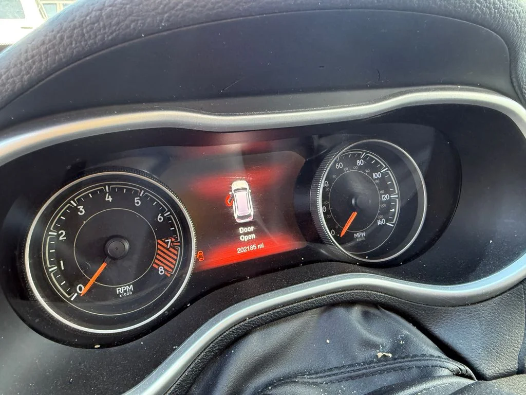 Used 2015 Red Jeep Trailhawk image 14