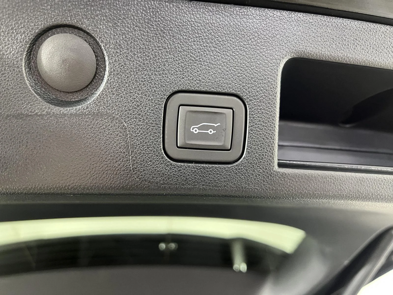 Used 2027 Mosaic Black Metallic Chevrolet AWD LT image 27