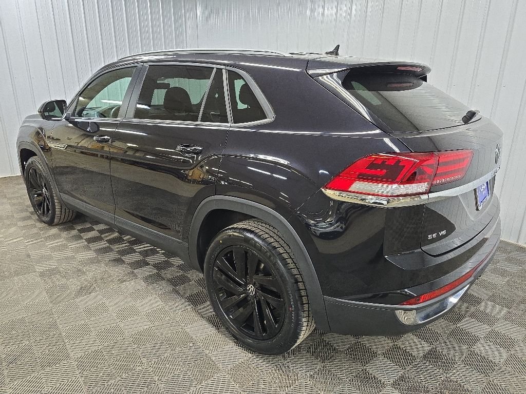 Used 2022 Deep Black Volkswagen 3.6L V6 SE w/Technology image 9