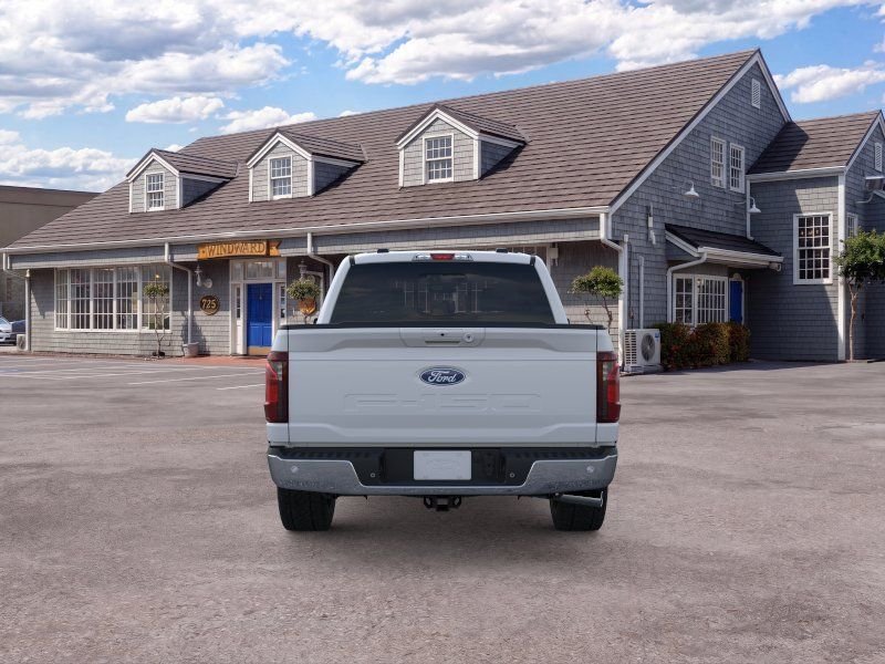 New 2025 Space White Metallic Ford XLT image 5