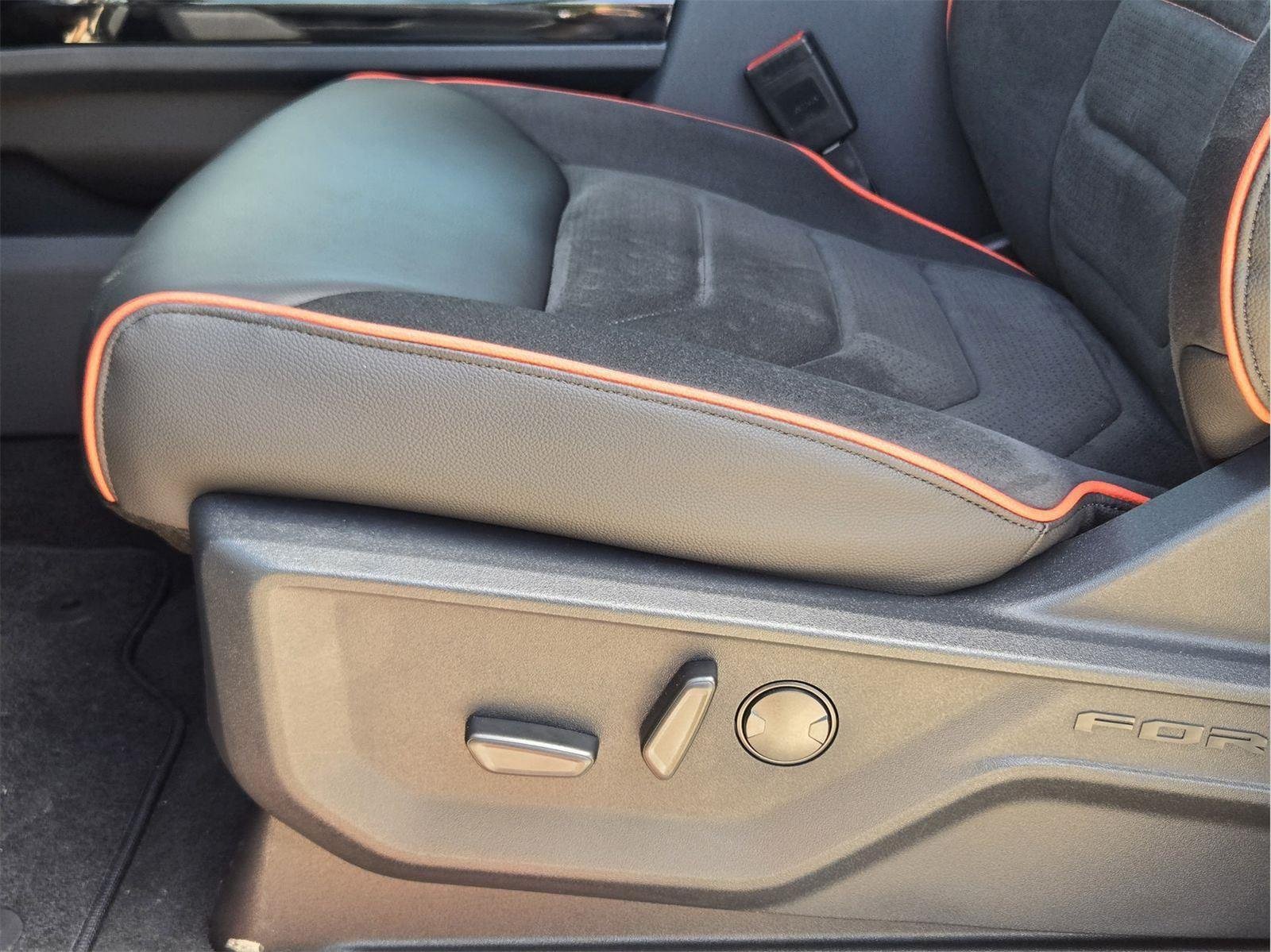 New 2026 Agate Black Metallic Ford F-250® Lariat® image 18
