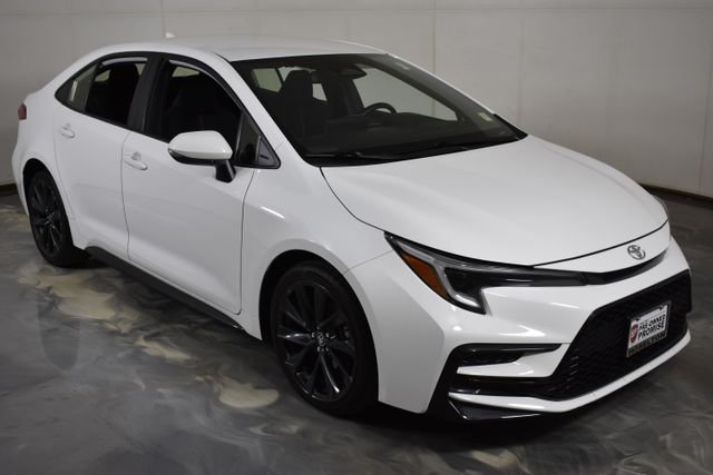 Used 2023 White Toyota SE image 12