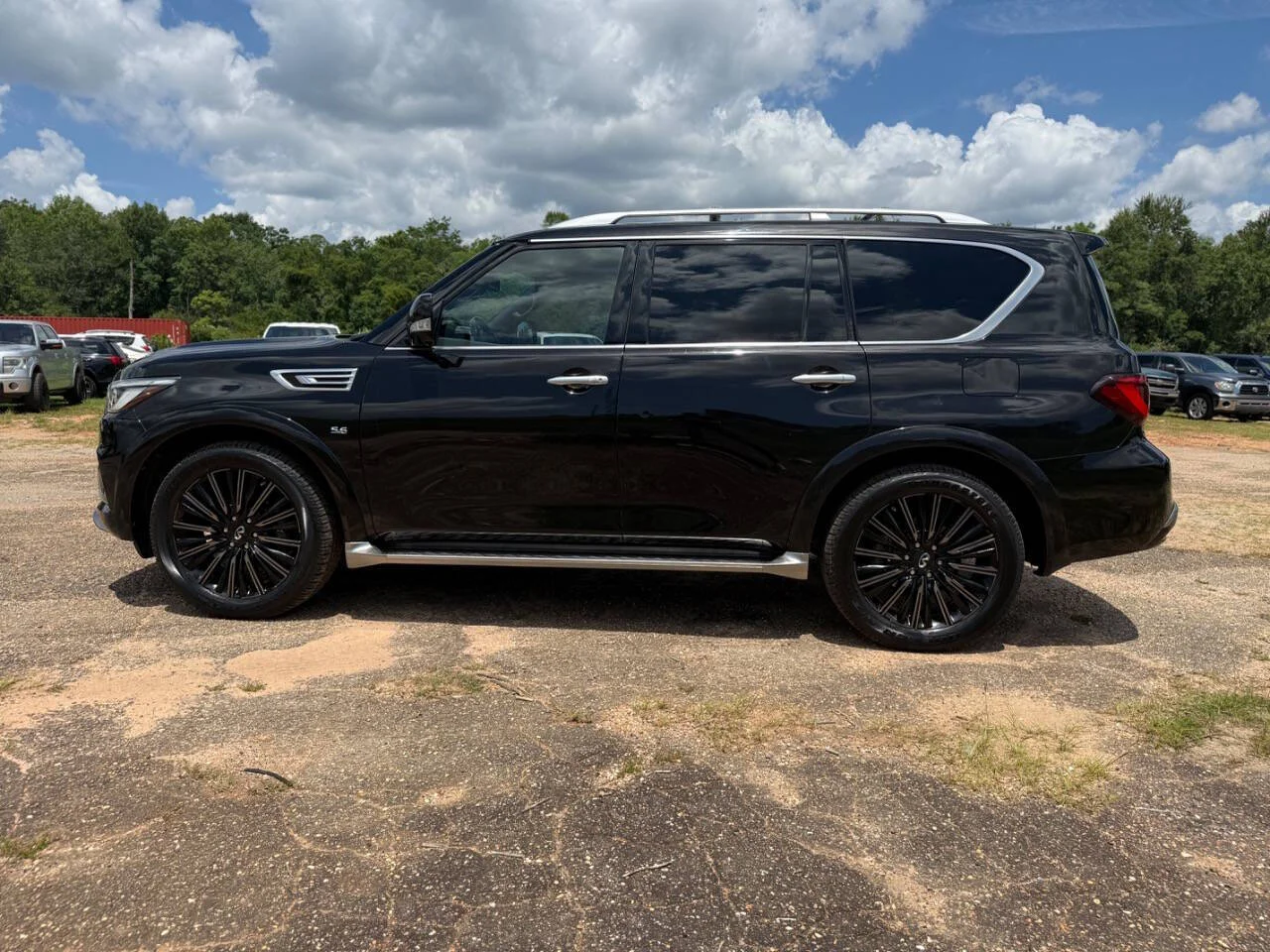 Used 2019 Black INFINITI Limited AWD 4dr SUV image 2