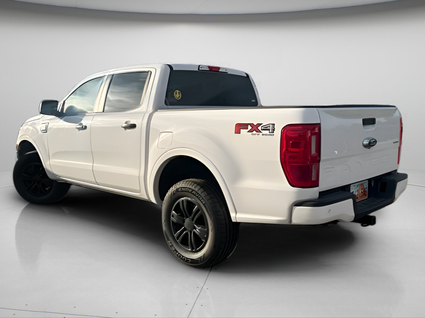 Certified Used 2019 Oxford White Ford XLT image 8