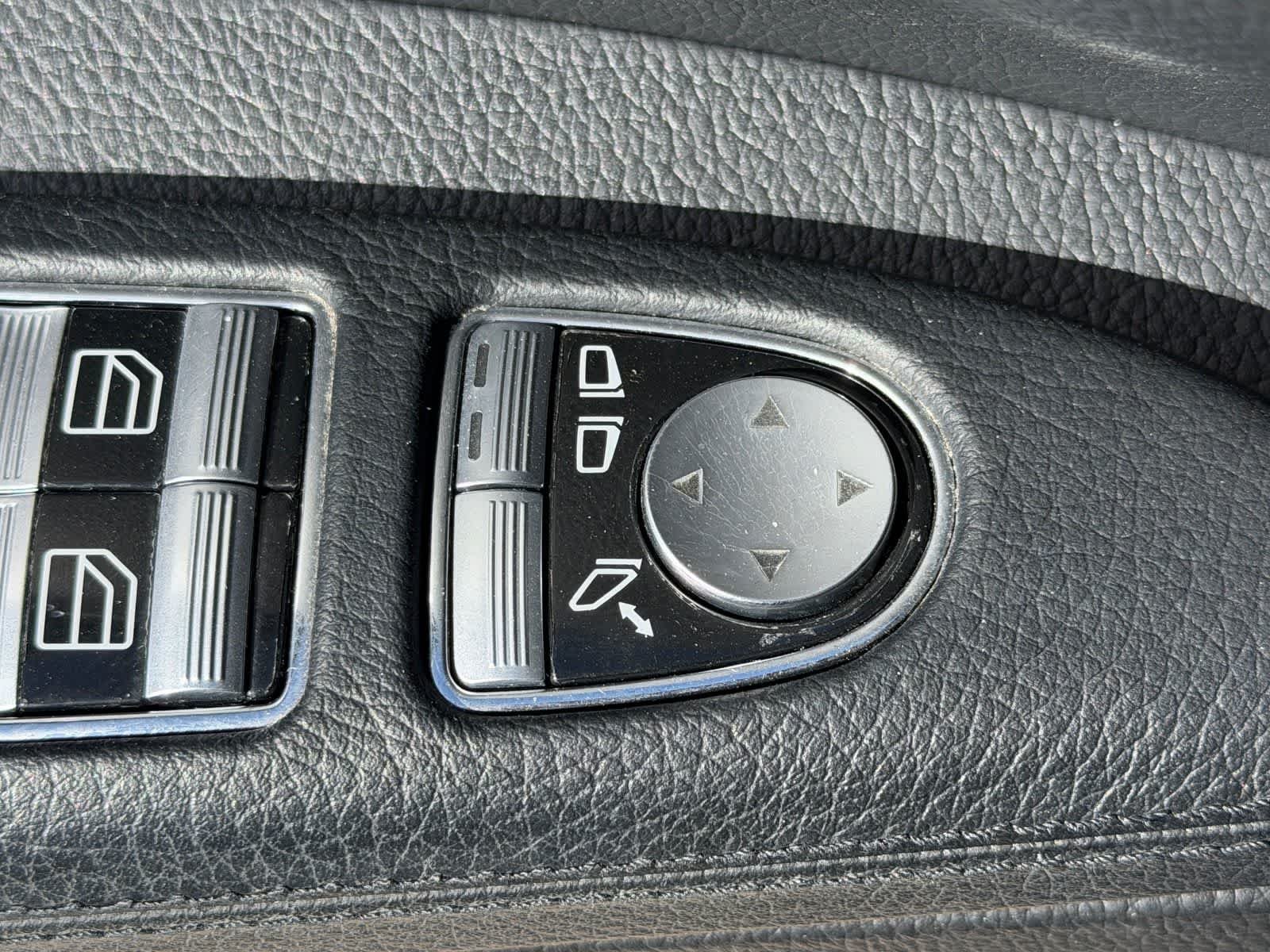 Used 2007 Gray Mercedes-Benz 5.5L V8 image 13