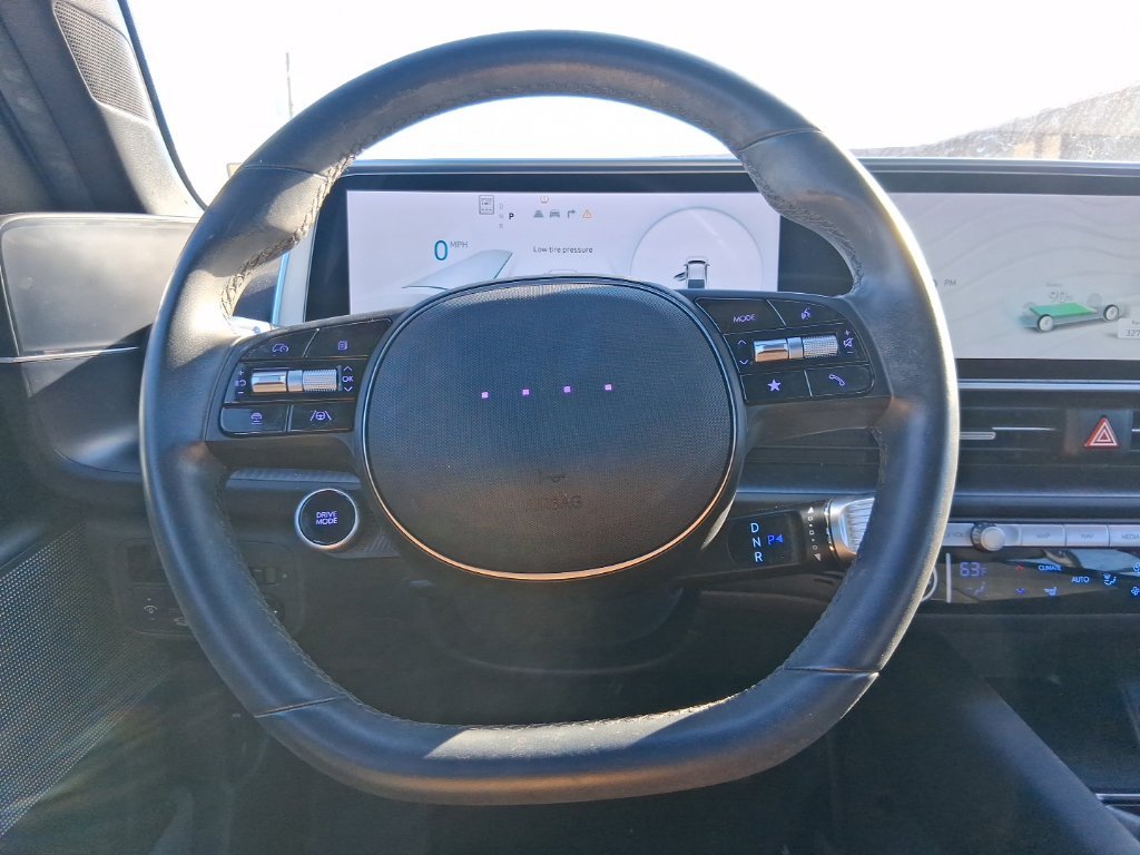Used 2023 Green Hyundai SE image 22
