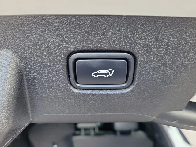 Used 2025 White Kia X-Pro Prestige image 10