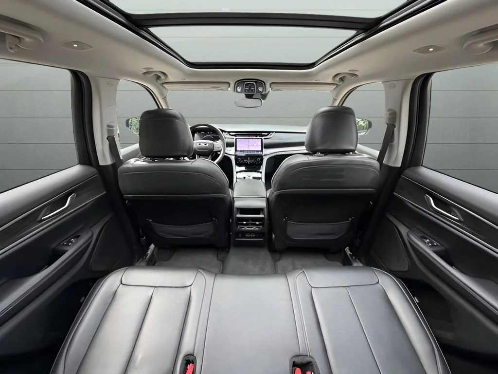 Used 2023 Black Jeep Limited image 40
