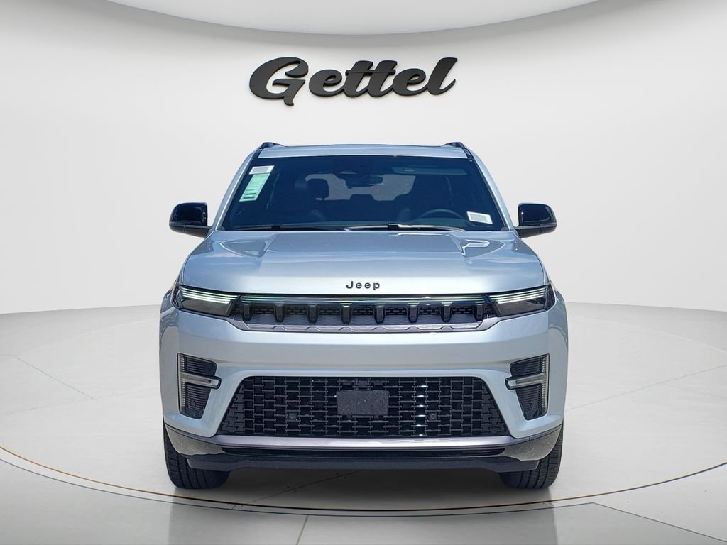 New 2026 Silver-Zynith Exterior Paint Jeep Limited Altitude image 2