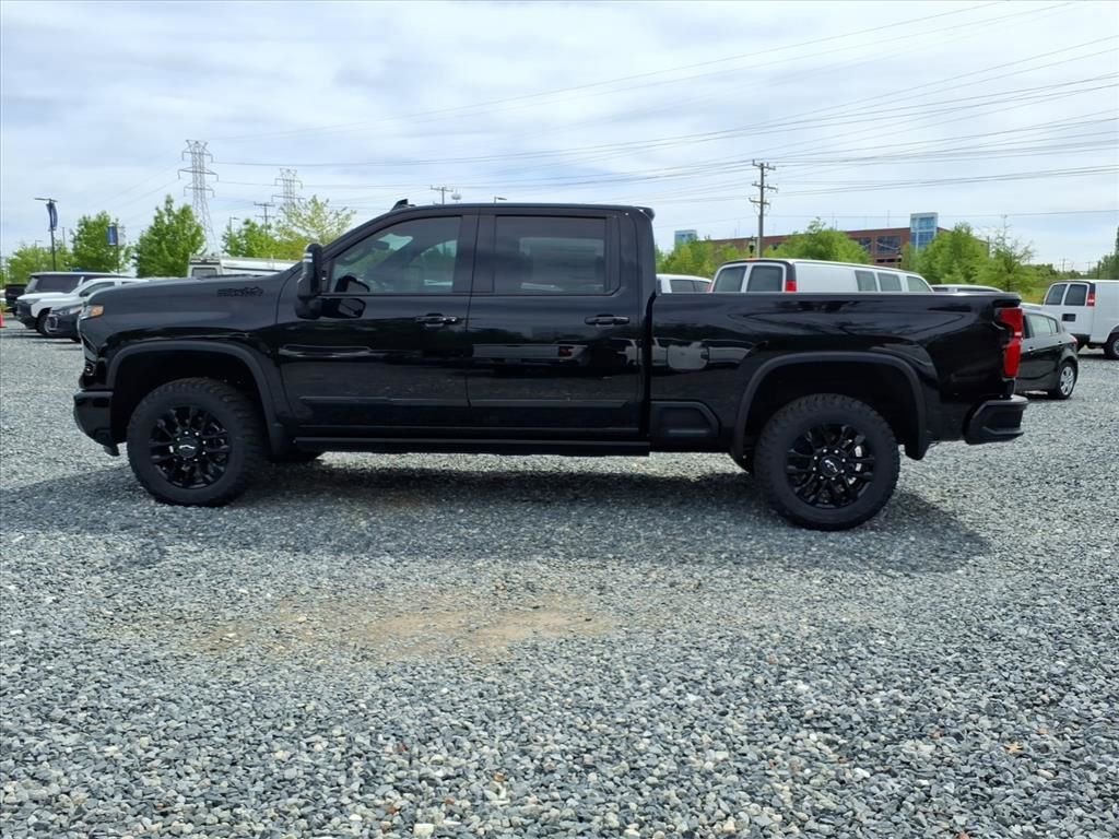 New 2026 Black Chevrolet High Country image 34