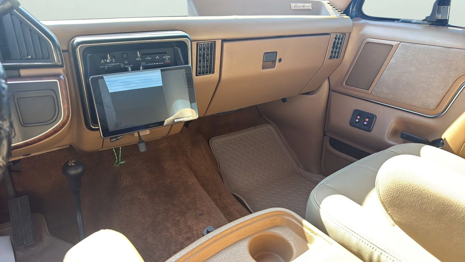Used 1988  Ford XLT image 71