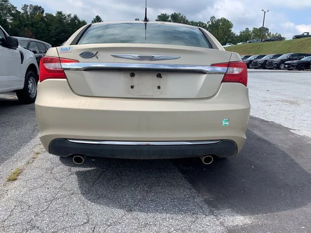 Used 2011 White Gold Clearcoat Chrysler Limited image 5